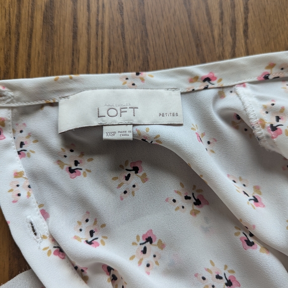LOFT | Size XXSP | White Floral Blouse - Picture 2 of 7